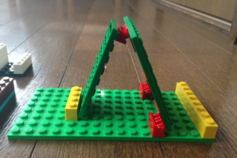 レゴで作るタブレットスタンド（ヒンジ）