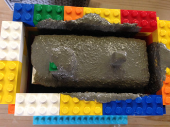 コンクリート、モルタルの型枠をレゴでつくる。