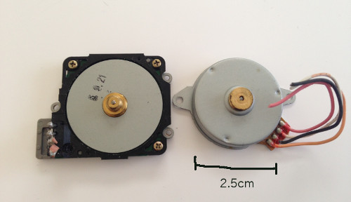 ポータブルカセットレコーダー・プレイヤーで使われていた4線の小型モーター